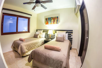 Hôtel El Faro Oceanfront By Bric à Playa del Carmen Extérieur photo